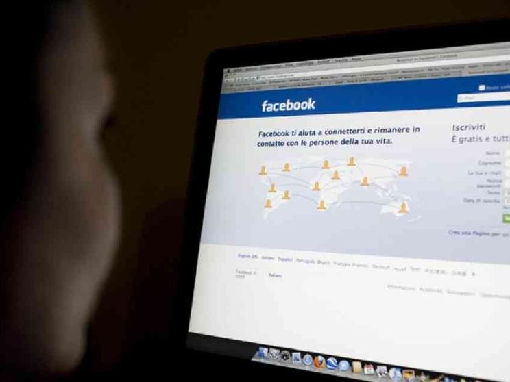 Foto dei figli sui social? Scatta la multa (di 10mila euro)