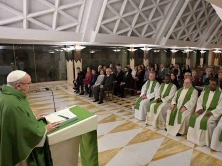 Papa: la preghiera cristiana è coraggiosa e nasce dalla fede