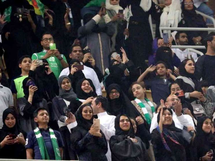 Le donne entrano allo stadio: cade lo storico tabù in Arabia Saudita