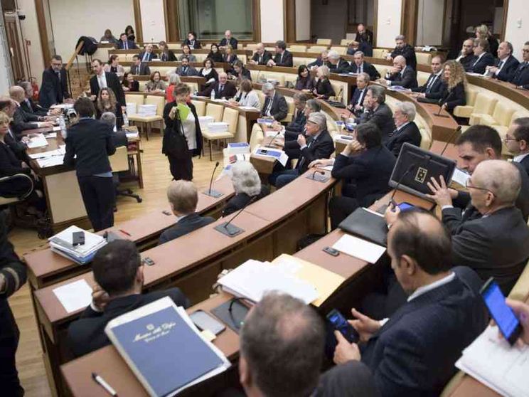 Via libera della Camera alla missione in Niger. La Difesa: nessuno combatterà