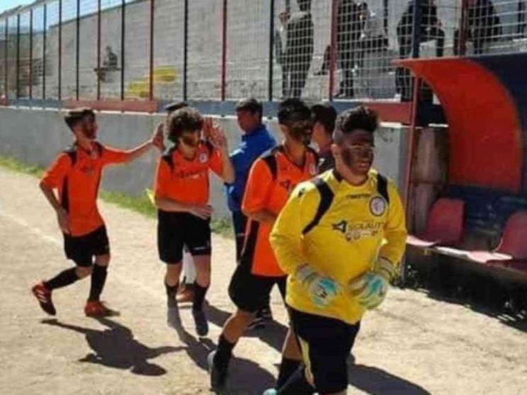 Ritorna il razzismo da stadio e dilaga nei tornei giovanili. Restando impunito