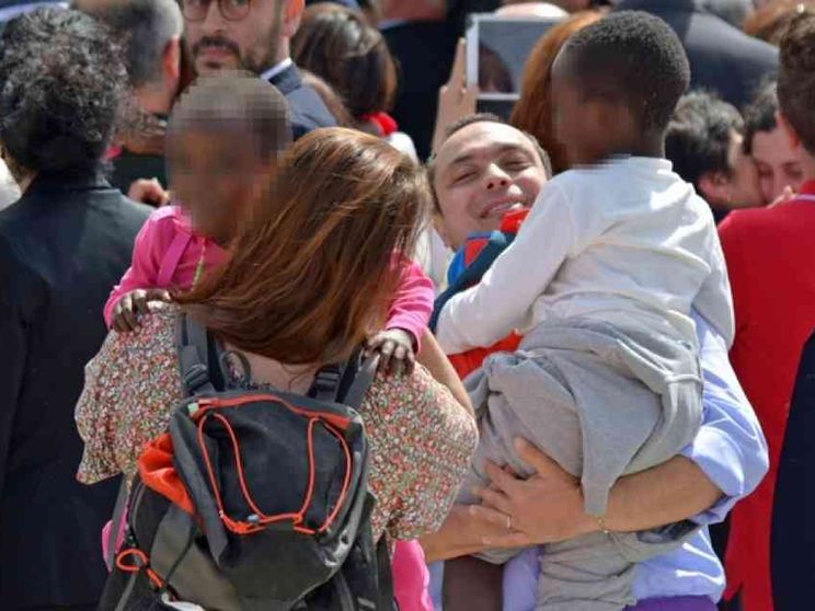 Sostenere adozioni e affido: così cresce il «patto natalità»