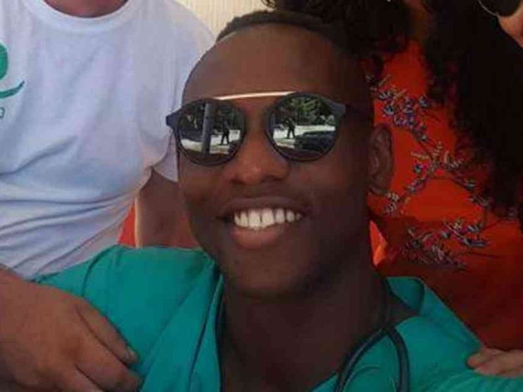 Il medico è «negro»: rifiuta di farsi visitare