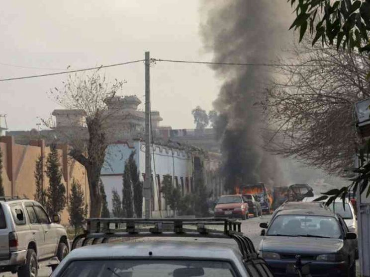 Kamikaze taleban colpisce nel cuore di Kabul: 103 morti e 235 feriti