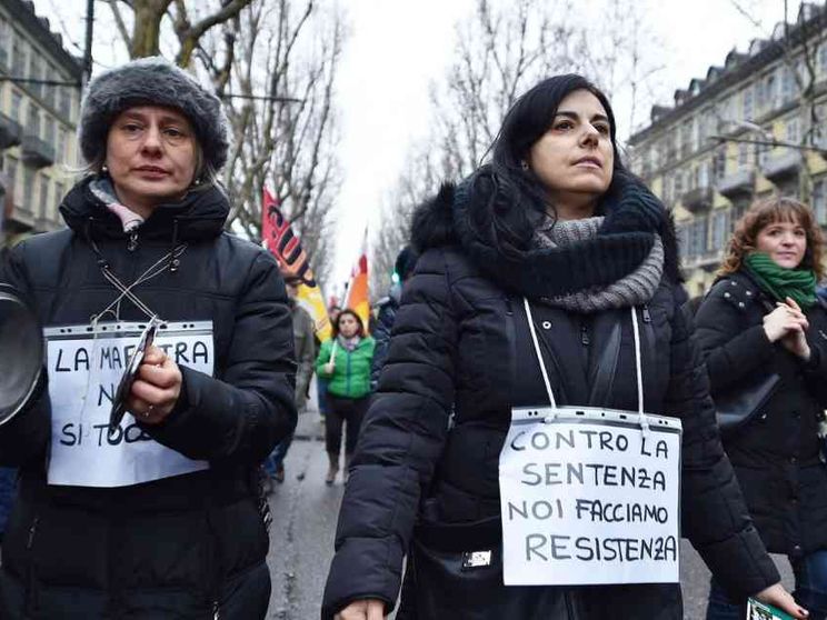 Ventimila maestre denunciano l'Italia in Europa