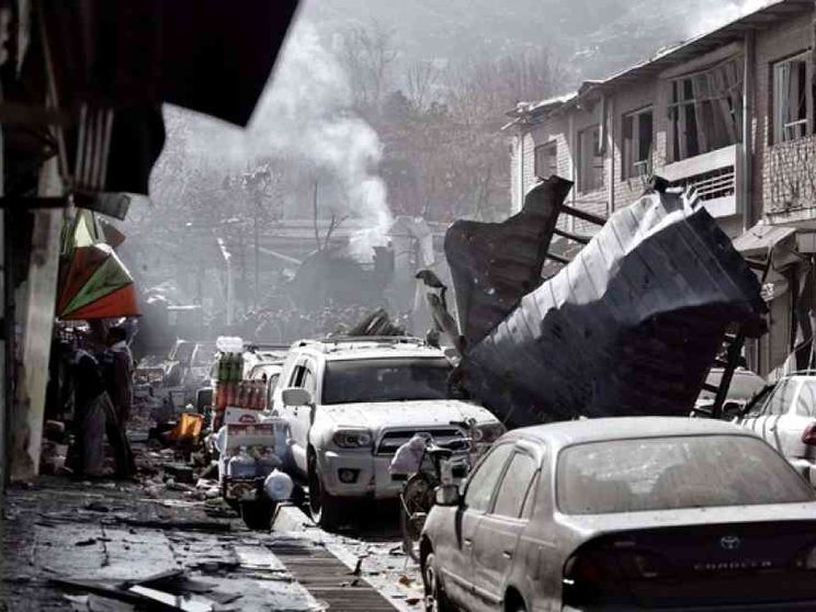 La caduta dei taleban, l'infiltrazione jihadista e la gara con al-Qaeda