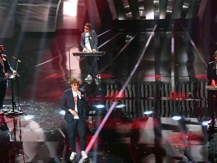 Lo Stato Sociale: «Una vita in vacanza? Macché, sproniamo i giovani a osare»