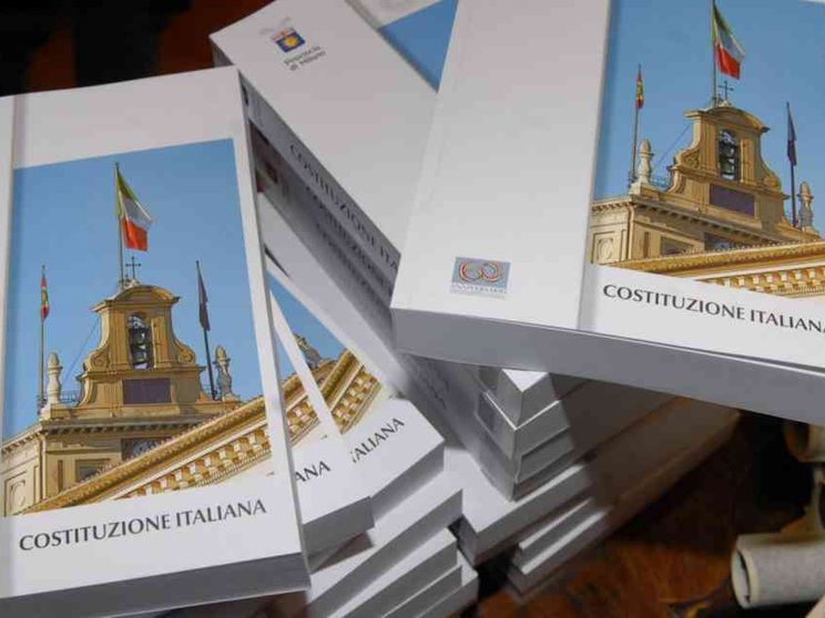 La «razza» nella Costituzione? Deve restare, contro il razzismo