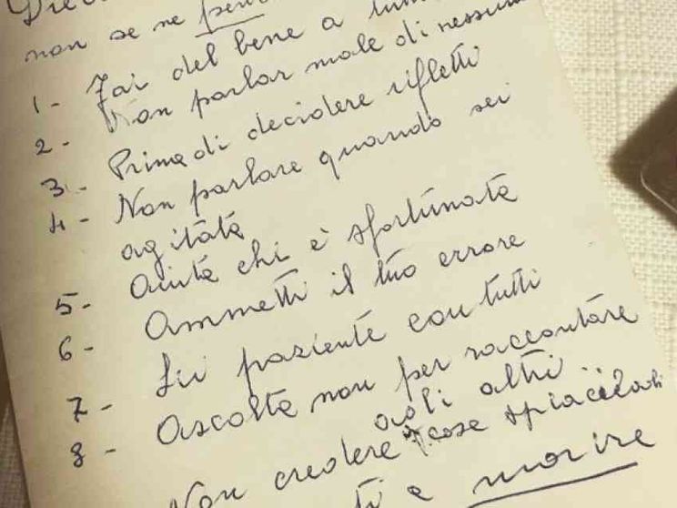 Le dieci regole di suor Carità volano sul web