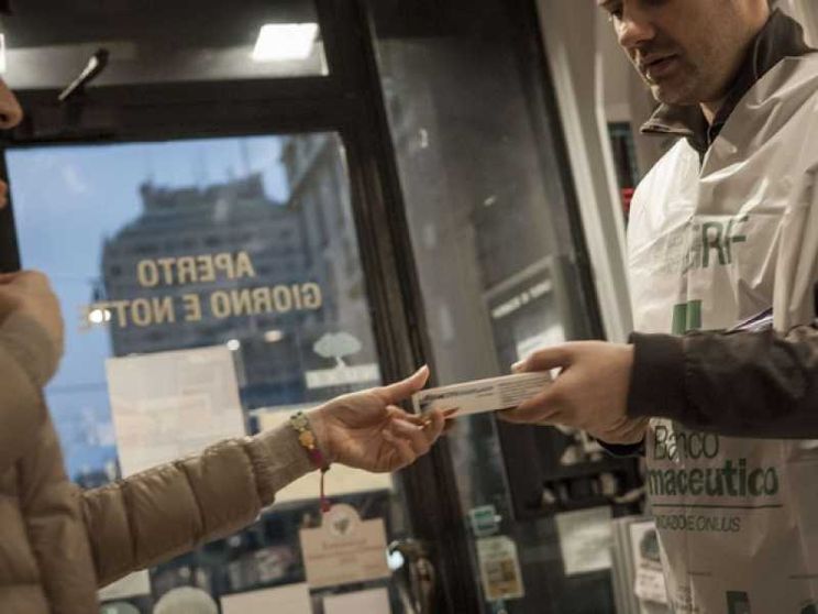 Ai nuovi poveri servono anche le medicine, sabato la raccolta