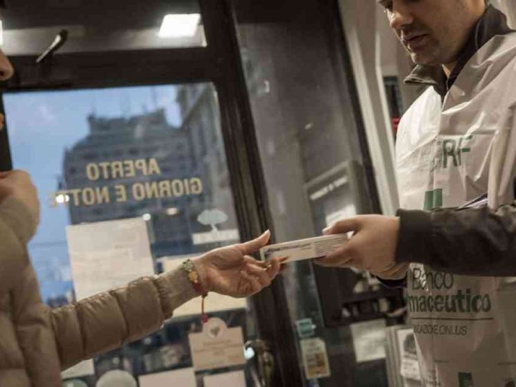 Ai nuovi poveri servono anche le medicine, sabato la raccolta