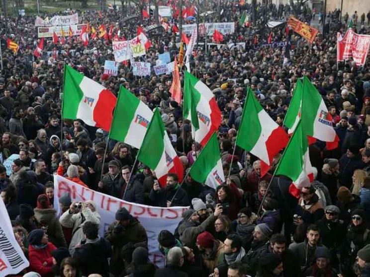 In 30mila in marcia per dire no al razzismo