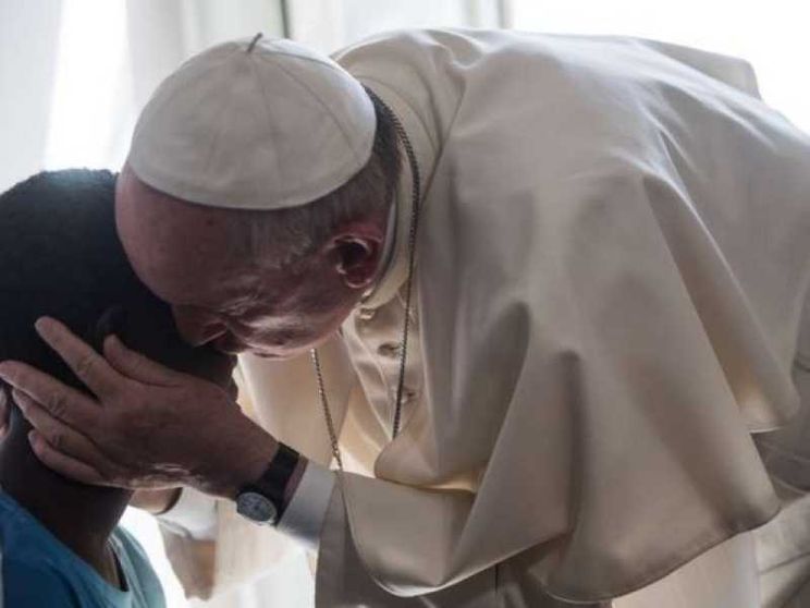 La preghiera del Papa per le vittime della tratta: ascoltare il grido di aiuto