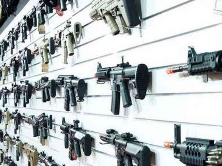 «Ancora bambini alla fiera delle armi»