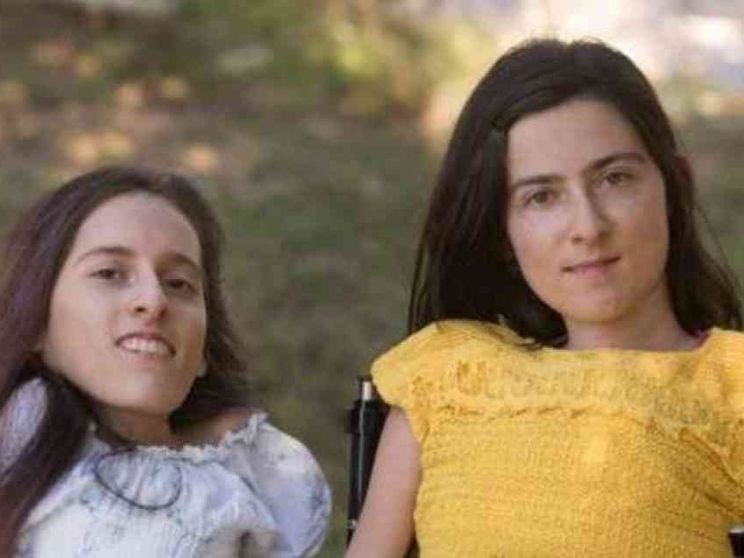 Il grido di libertà delle sorelle Paolini: più fondi per l'assistenza