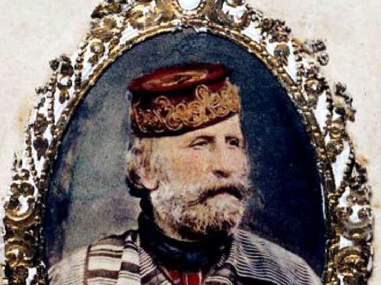 «Garibaldi mercenario antisemita»: via il nome dell'eroe dalla scuola