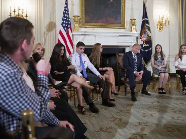 Trump choc: «Insegnanti armati, come deterrente»