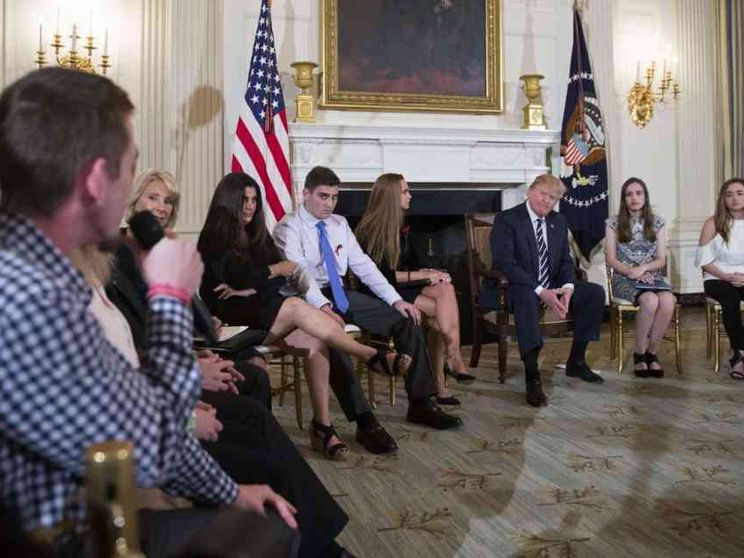 Trump choc: «Insegnanti armati, come deterrente»