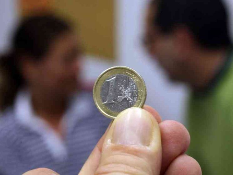 La montagna del debito si scala solo in cordata