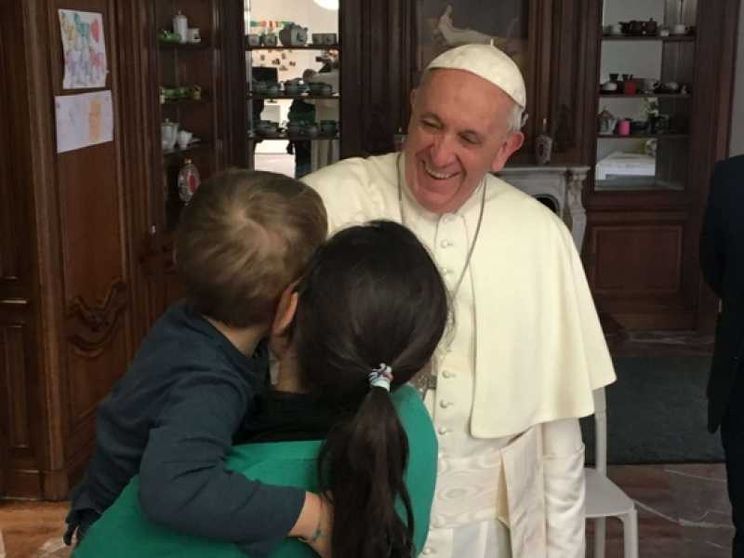 Papa Francesco visita casa per detenute con figli piccoli