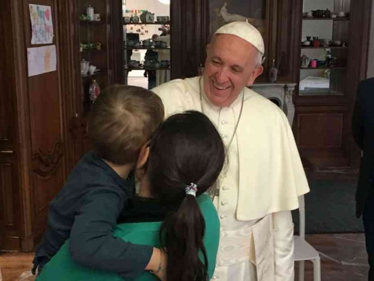 Papa Francesco visita casa per detenute con figli piccoli