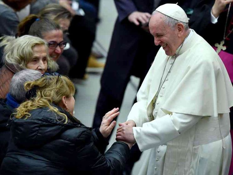 Papa Francesco: «Quell'infermiera italiana che mi ha salvato la vita»