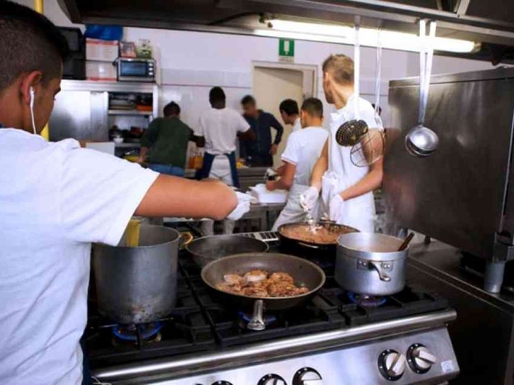 La solidarietà passa dalla cucina