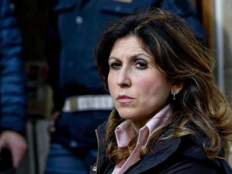 La mamma coraggio di Napoli contro le baby gang