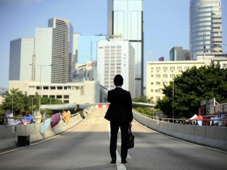 Come battere la solitudine in un mondo di persone sole