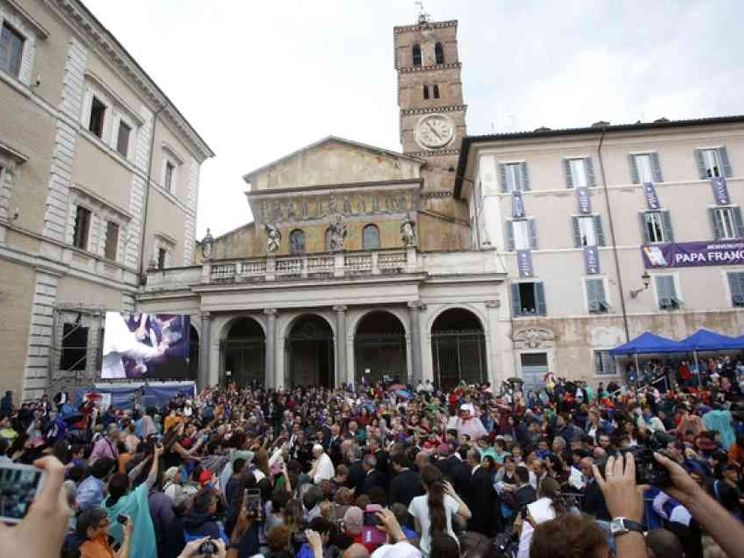 Francesco incontra Sant’Egidio: preghiera, poveri, pace