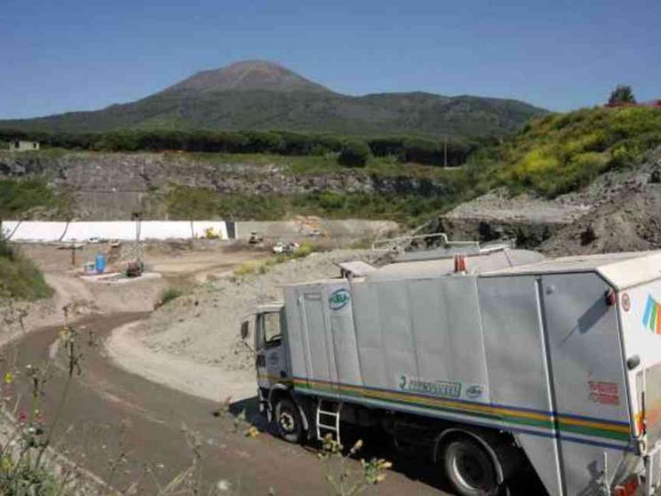 Discarica di Maddaloni, una bomba a orologeria