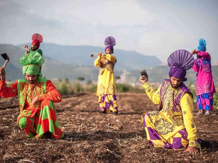 Il film «The Harvest», chi sono i nuovi schiavi del lavoro
