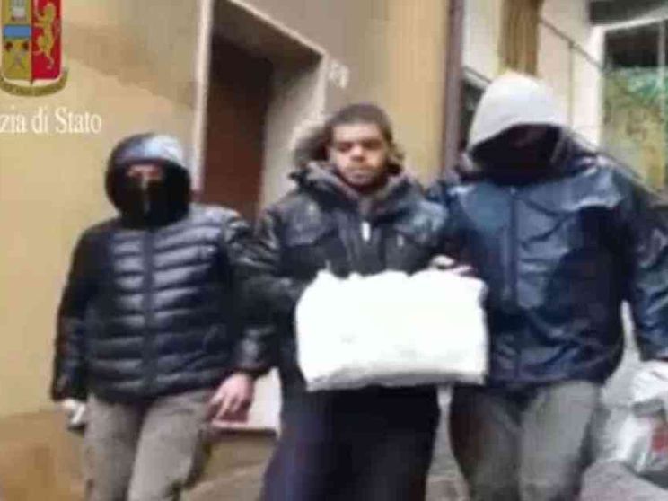 Arrestato italo-marocchino militante del Daesh: scriveva testi di propaganda