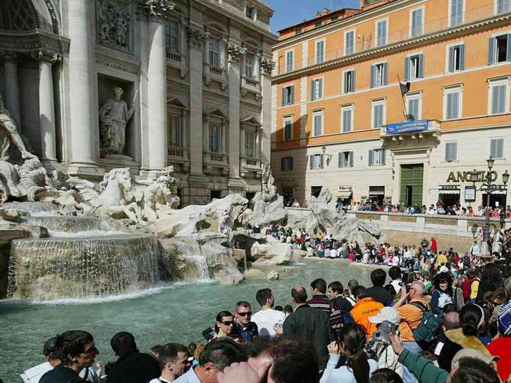 La Caritas: «Ecco come usiamo le monetine della Fontana di Trevi»