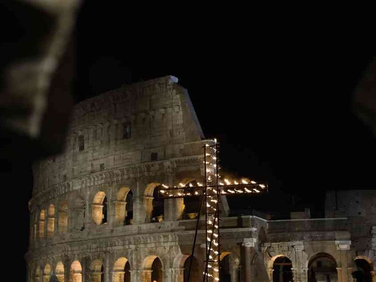 Stasera la Via Crucis con il Papa: parlano i giovani autori delle meditazioni