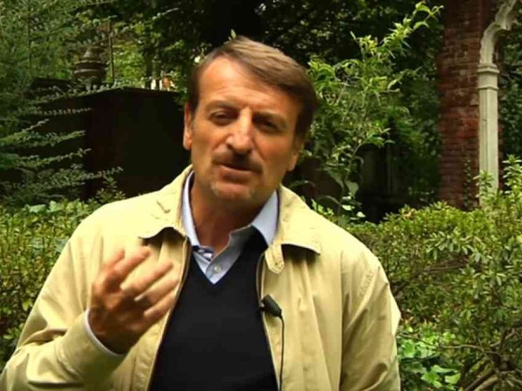 Credimi: la Pace si fa coi piedi. Pasqua difficile e scomoda e bella