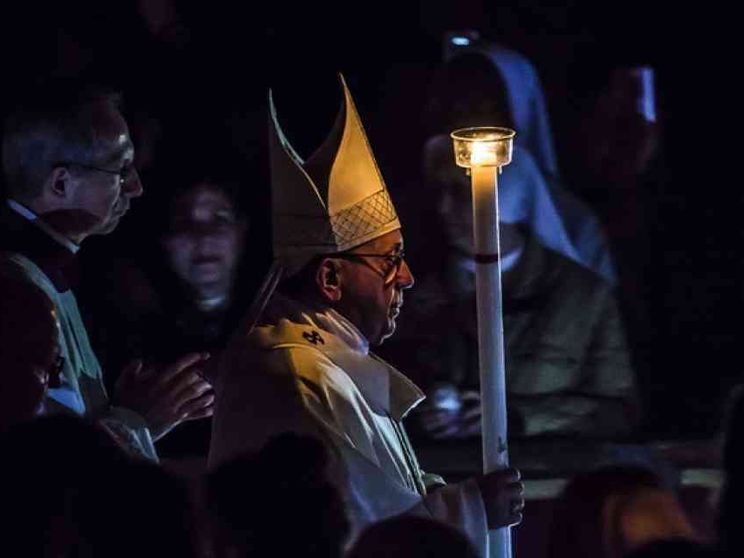 «Cristo risorto spezza il silenzio complice di ingiustizie»