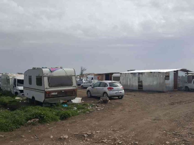Rignano, il gran ghetto dei braccianti ora è fatto di roulotte