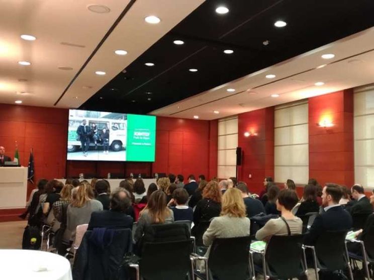 Orientare i giovani aumenta la fiducia e riduce i costi sociali