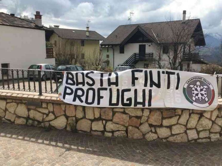 Nonostante le intimidazioni, «non mi arrendo: ospiterò i migranti»