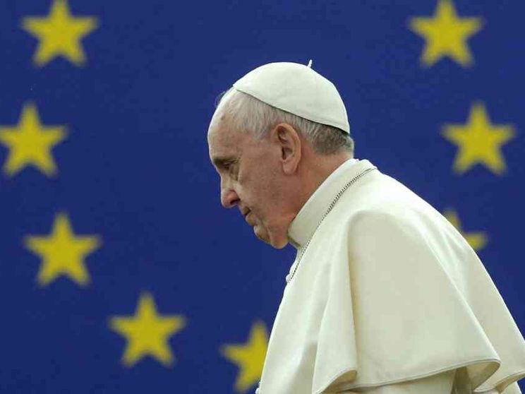 Dominique Wolton: «Papa Francesco dà la sveglia all'Europa»