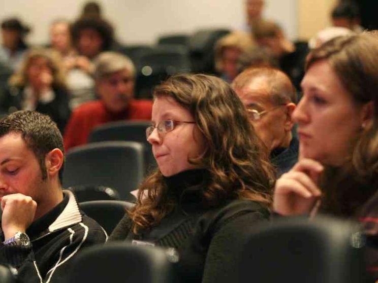 Tra giovani e politica confronto a due volti