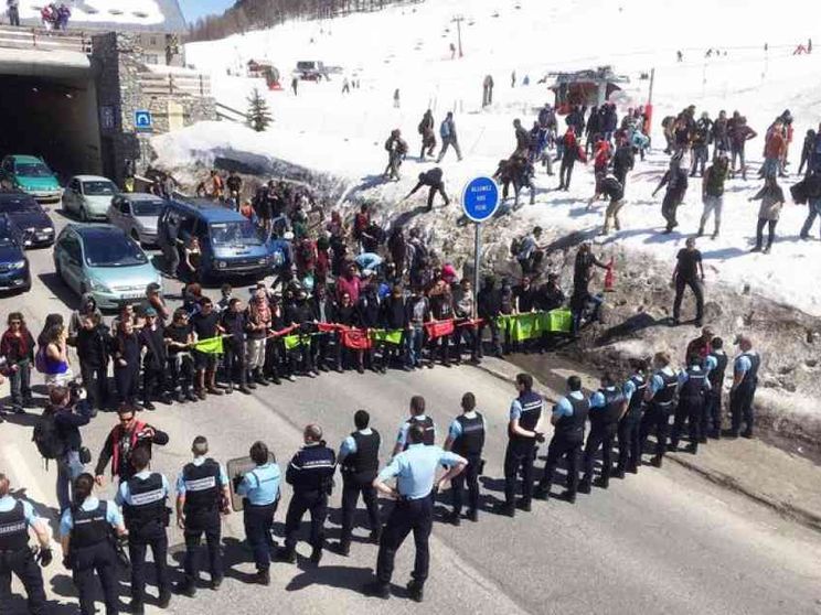 Arrestati in Francia anarchica italiana e due antagonisti svizzeri