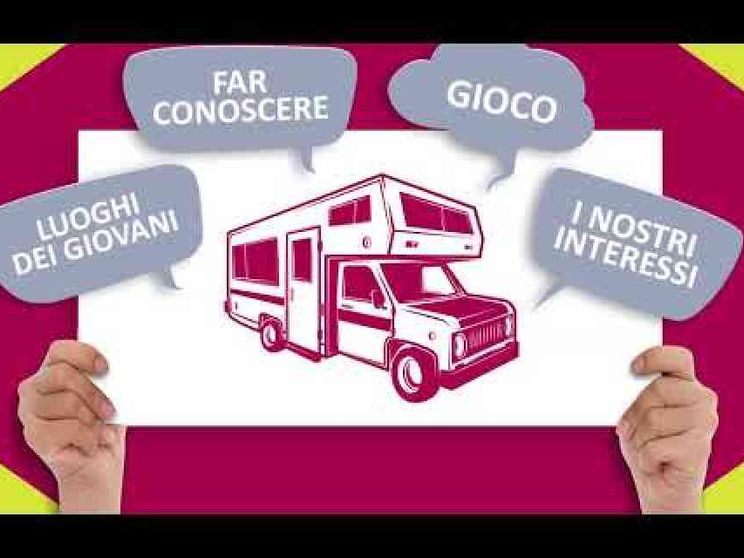 Il camper che fa parlare i giovani (e cerca volontari)