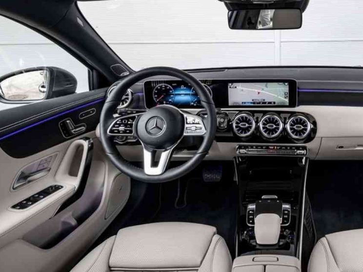 Mercedes Classe A, l'auto che capisce e risponde
