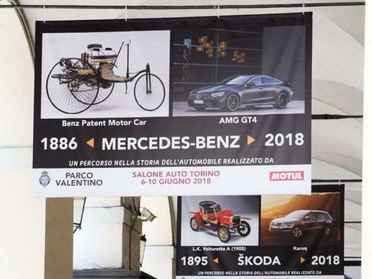 La storia dell'automobile si mostra sotto i portici