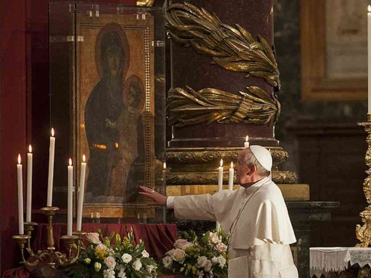 Il Papa: senza Maria siamo orfani