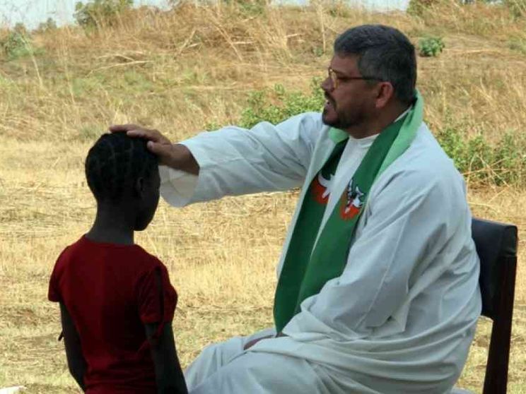 Diminuiscono i missionari ma cresce il contributo dei laici