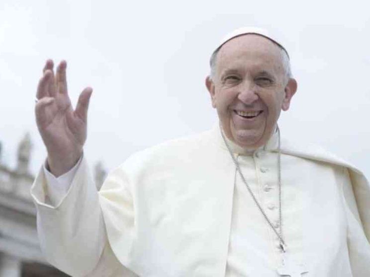 Papa: lo Spirito Santo dà forza per essere sale e luce