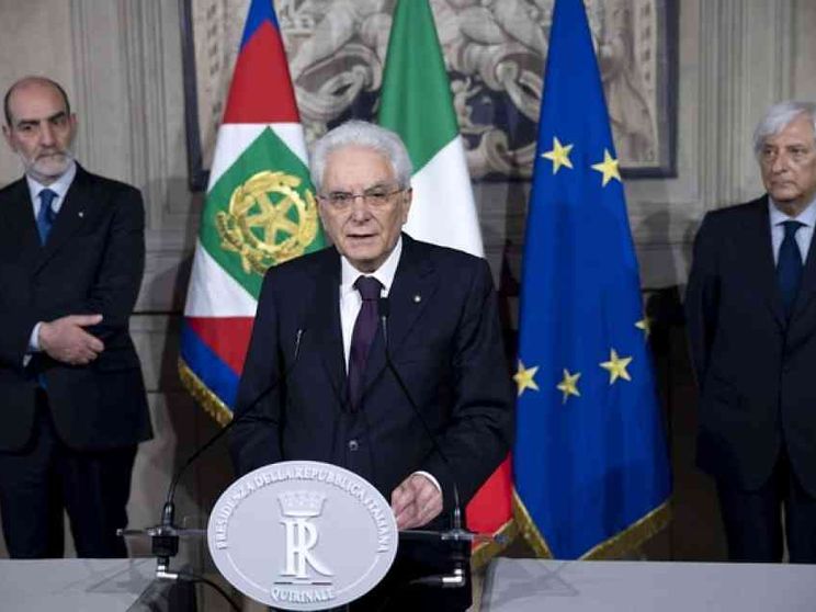 «No» del Colle a giochi anti-euro, Conte rinuncia. Di Maio: impeachment